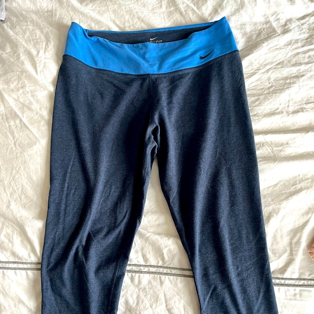 Nike Capri workout leggings